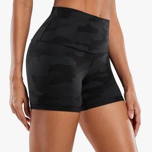 CRZ YOGA Women’s Butterluxe Biker Shorts 4” Dark Grey Camouflage Size Medium